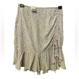 American Eagle Women’s purple daisies elastic waist mini skirt XS-S New